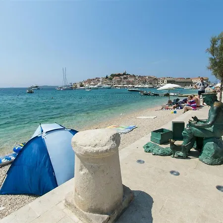 Apartment Sweet Summer 2 *