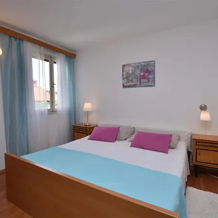 Apartment Sweet Summer 2 *